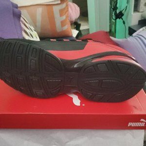 Puma Axelon Men Shoes Black with Red SZ9